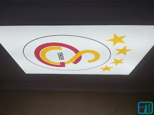 Futbol takımı gergi tavan